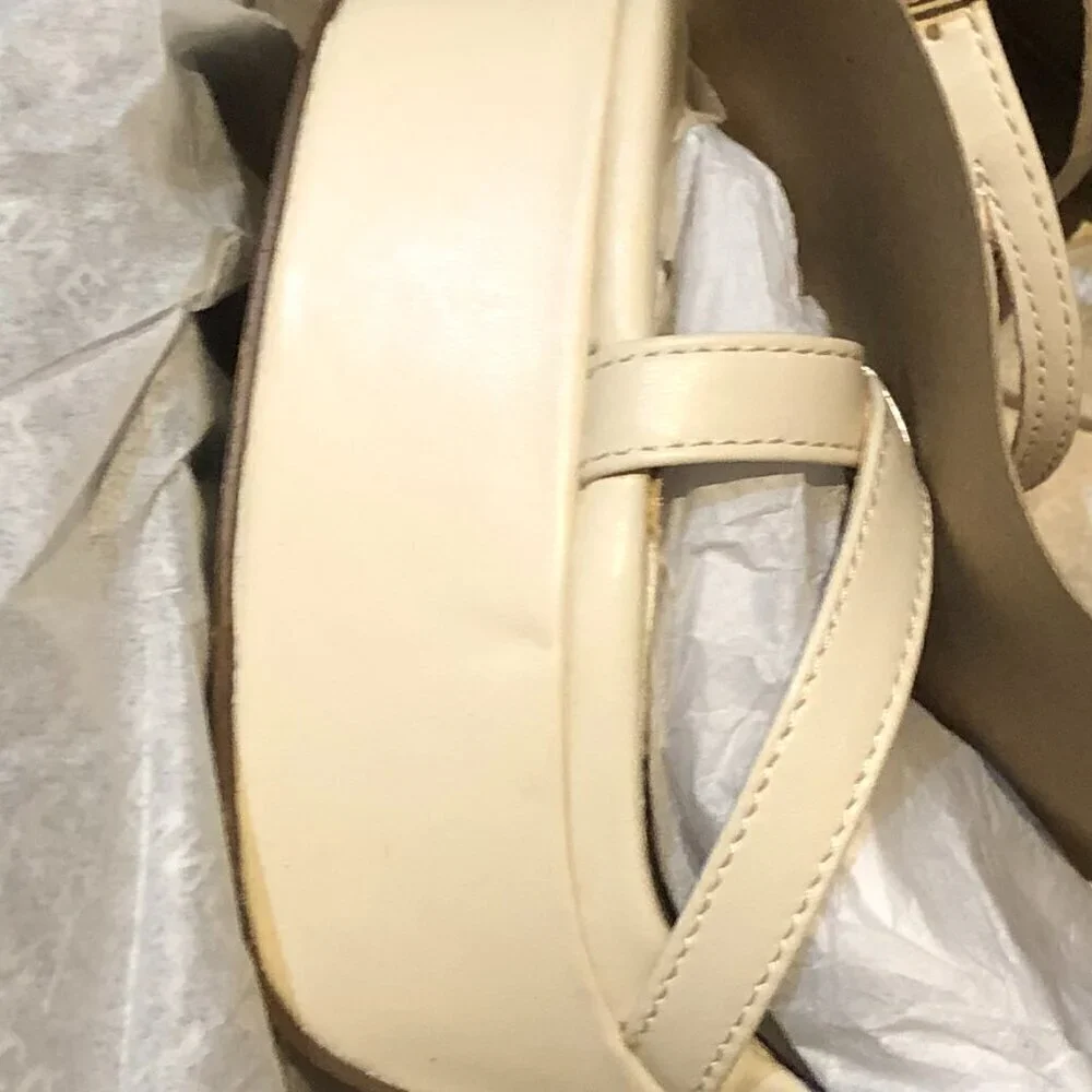 Kenneth Cole Dolly Strappy Platform Ecru Size 8 EUC CLOSET CLEAR-OUT!